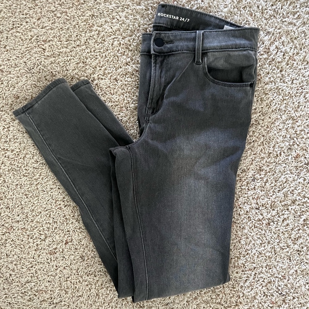 Grey 24/7 rockstar jegging from old navy